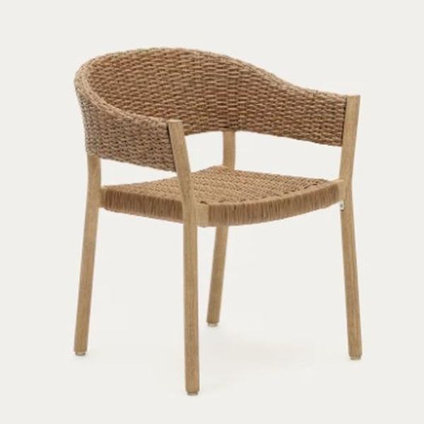 Silla con respaldo tejido